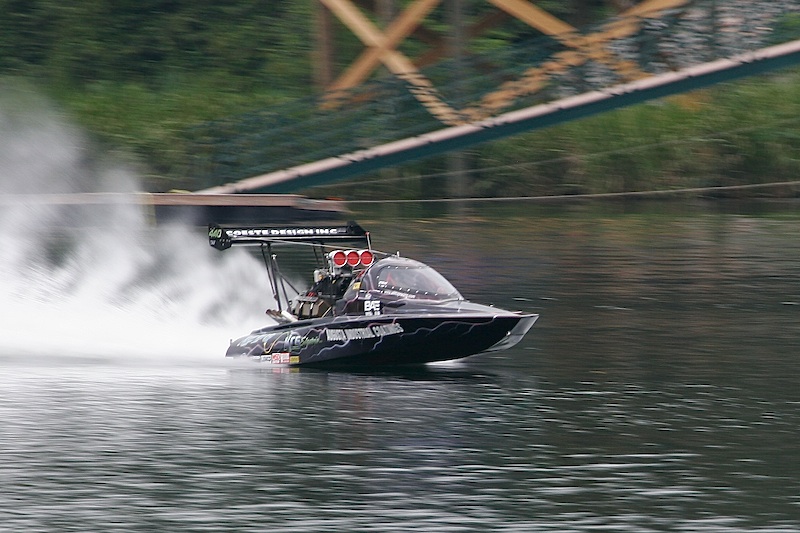 IMAGE: http://www.weatherred.com/coppermine/albums/2007dragboats/2007drag28.jpg